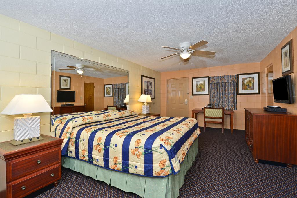 Savannah Inn And Suites Savannah Port Area 객실 사진