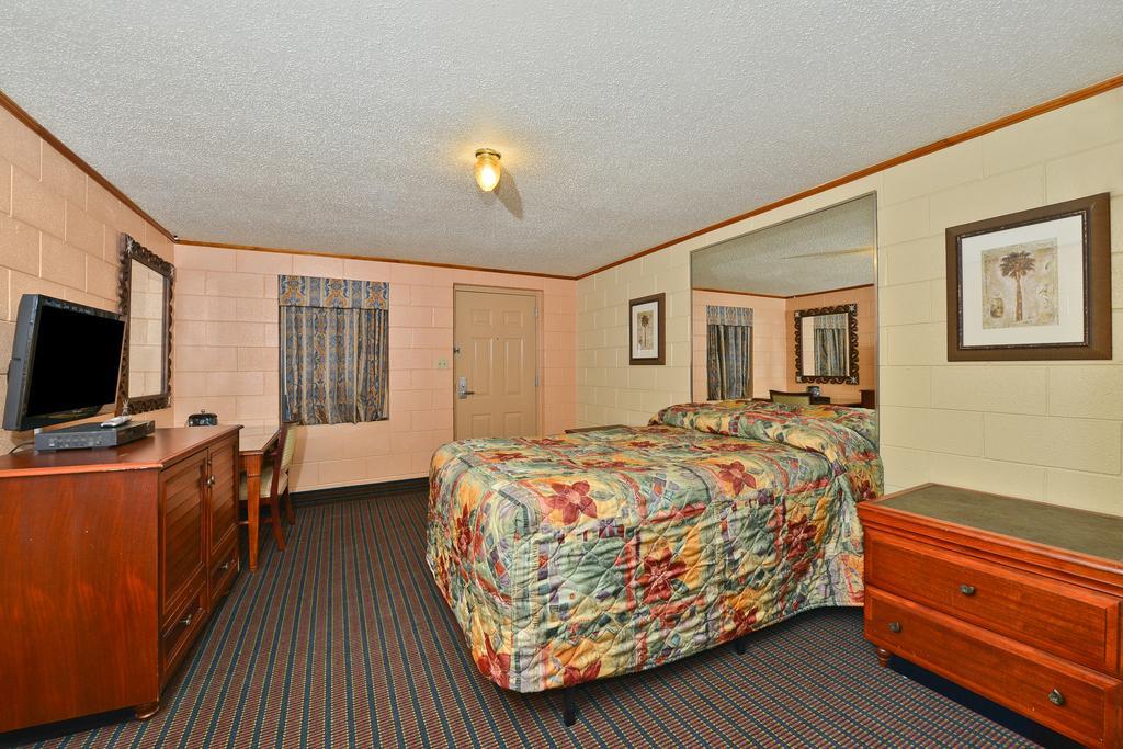 Savannah Inn And Suites Savannah Port Area 객실 사진