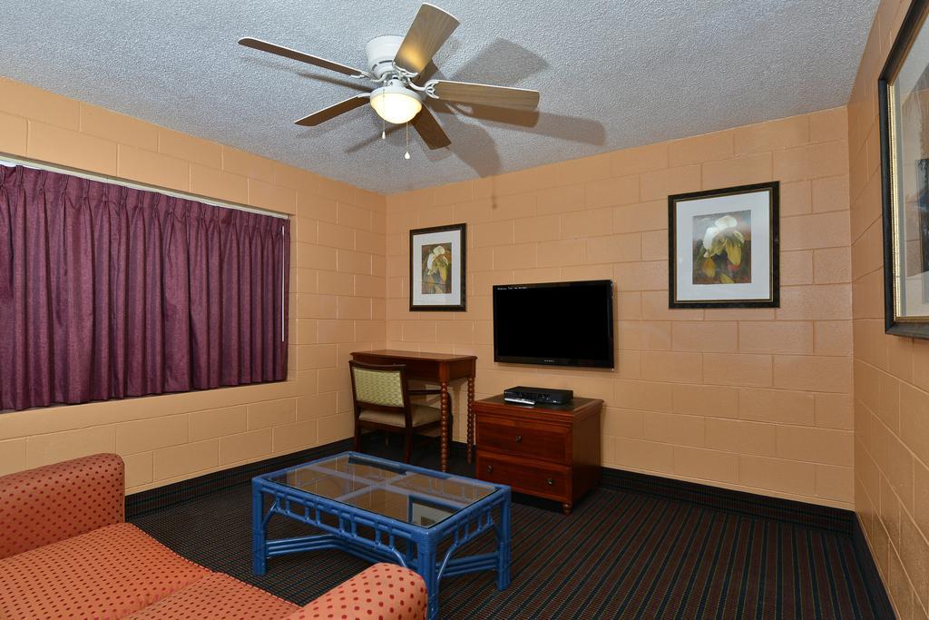 Savannah Inn And Suites Savannah Port Area 객실 사진