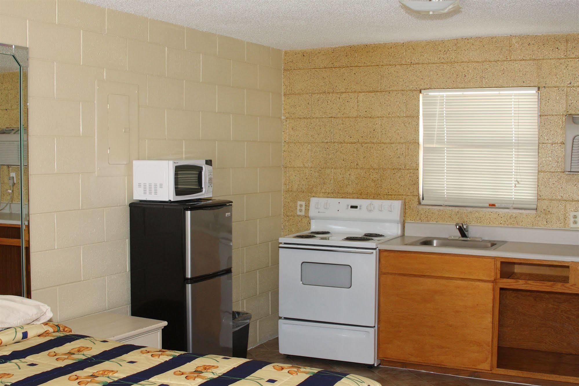 Savannah Inn And Suites Savannah Port Area 외부 사진